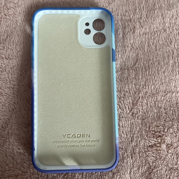 Blue iPhone case 11 regular - Picture 2 of 2